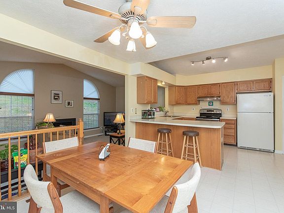 5th image of 1316 Cheshire Ln