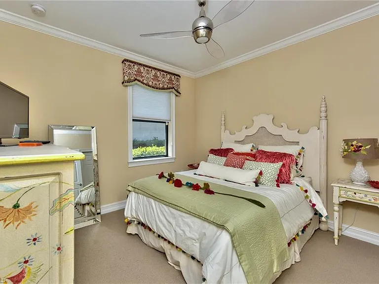 7815 Bucks Run Dr — Photo 20