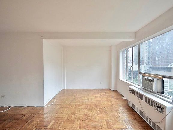3rd image of 117 E 37th St APT 5A
