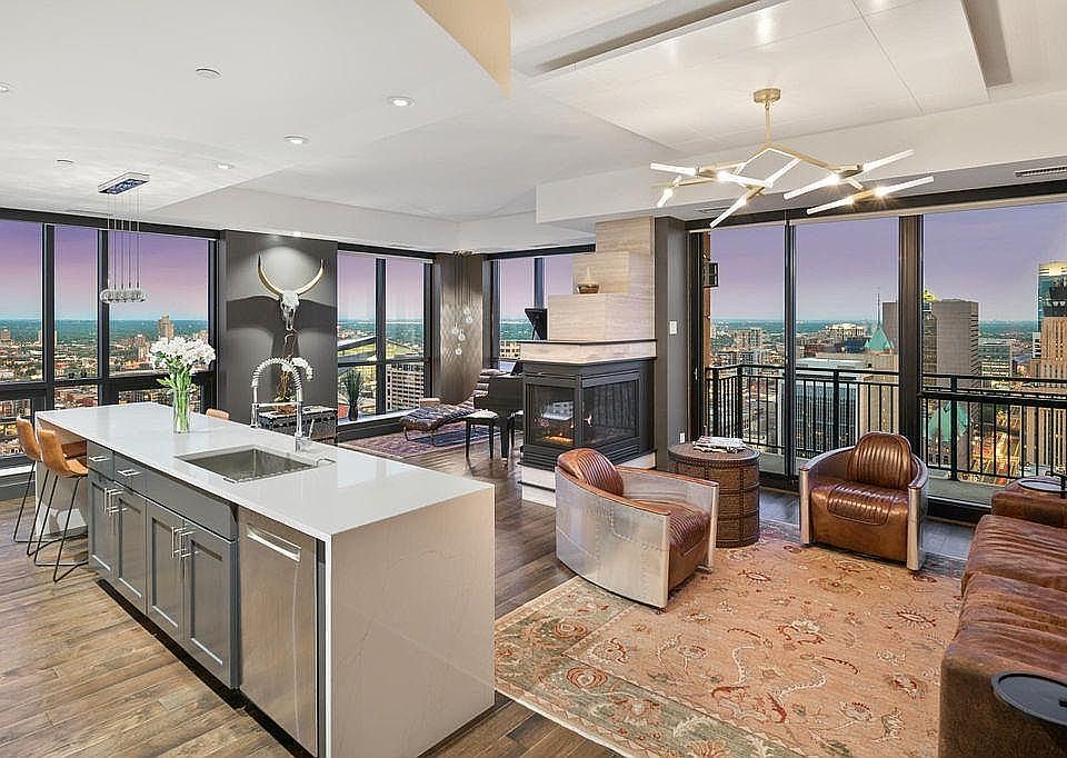 Open floor plan Living Room with City views