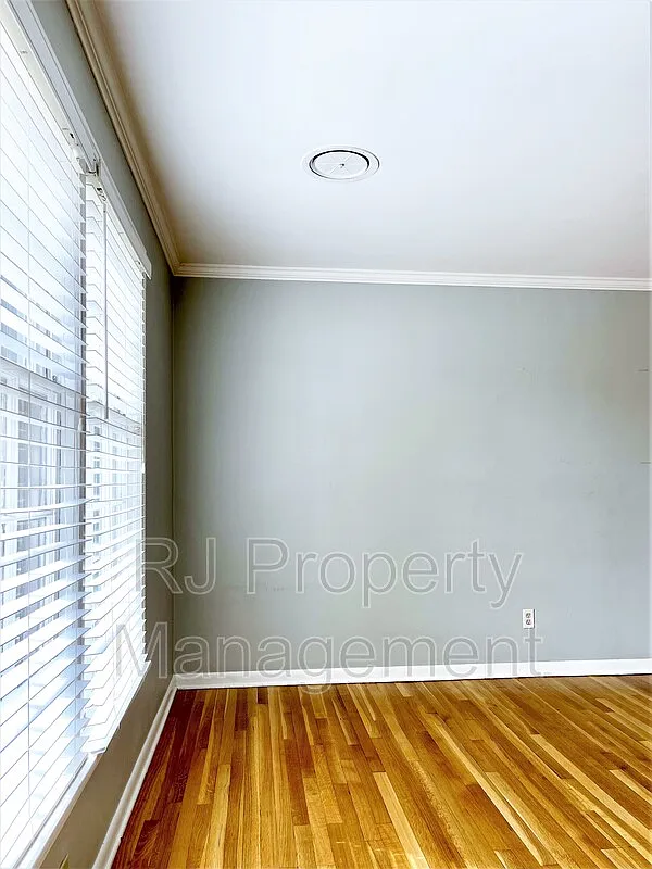 3 bed, 2.0 bath, 1326 sqft, $1,695 — Photo 3