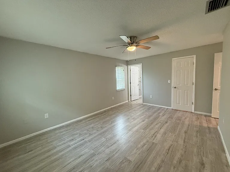3451 Seven Springs Blvd — Photo 9