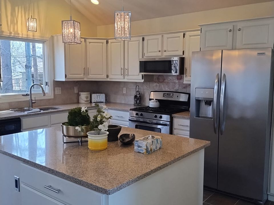 1st image of 438 Pine Lake Ct