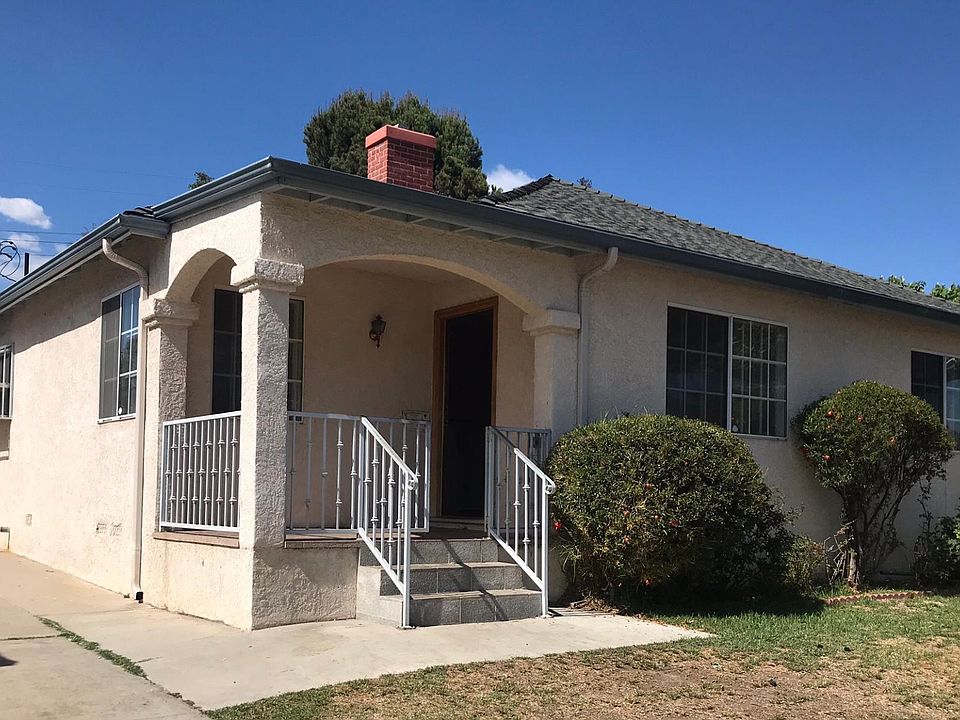 2nd image of 1605 S Vega St