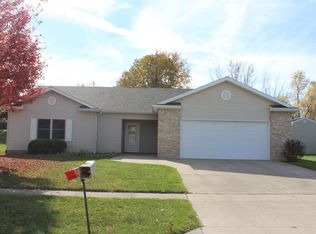 1910 Stacy Ln, Kendallville, IN 46755