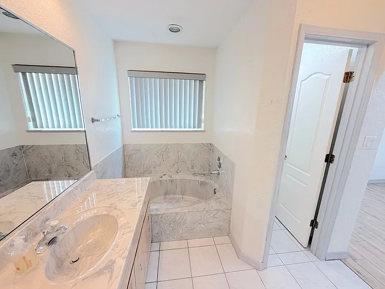 3104 Paradise Ct SE — Photo 25