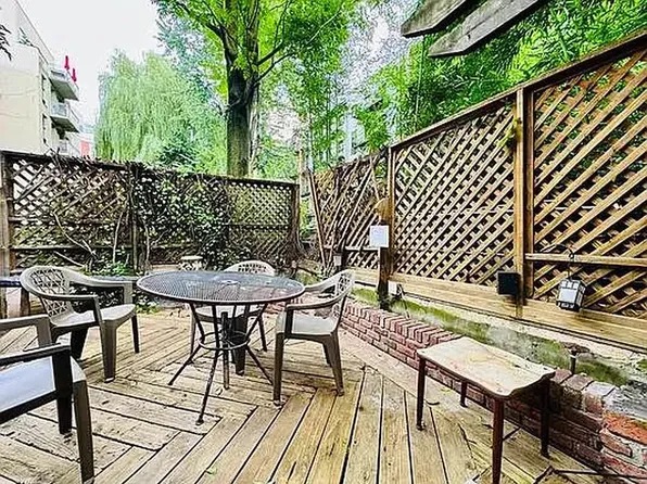 520 East 6th Street image 8 of 11