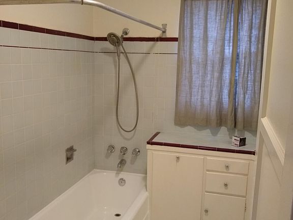 3rd image of 2613 Pearl St