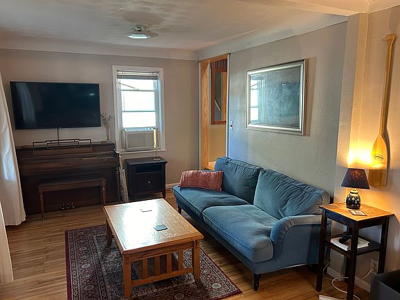 4th image of 245 Banfil St