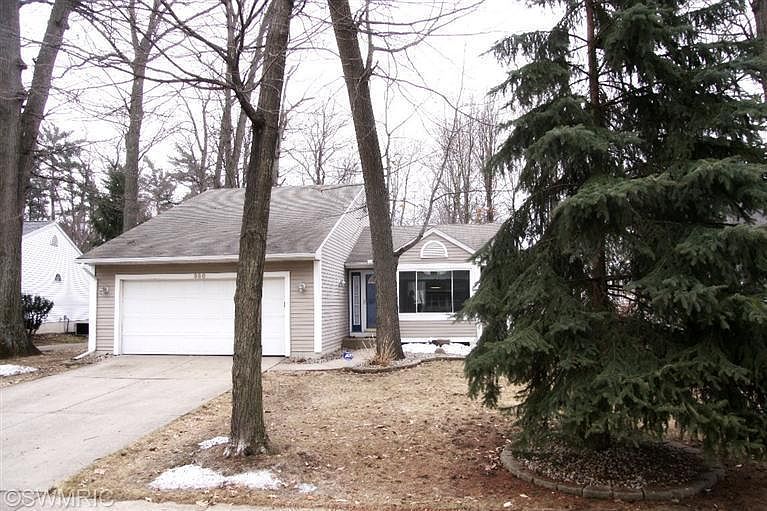 1st image of 860 Summertime Ave SE