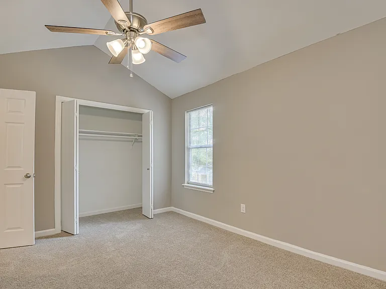 120 Chalet North Ct — Photo 19
