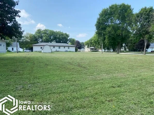 417 2nd St NE, Buffalo Center, IA 50424