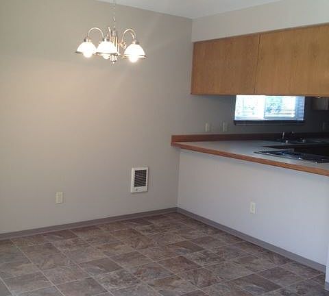 4th image of 308 Valleyview Ave APT B