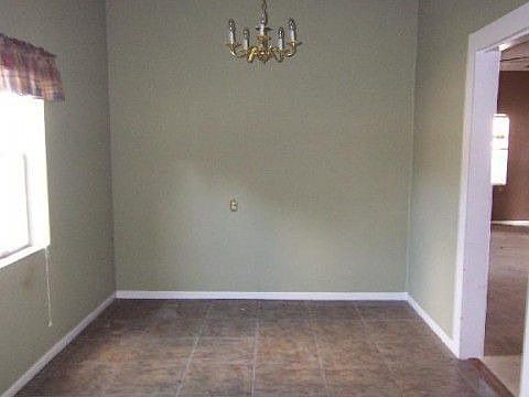 2nd image of 1019 Caroline St