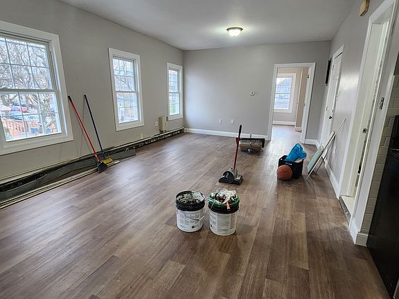 2nd image of 10649 Princeton St Floor 2