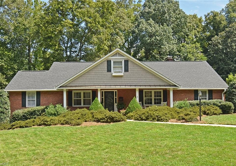 1st image of 641 Nokomis Ct