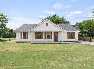 108 S Manson St, Wolfe City, TX 75496