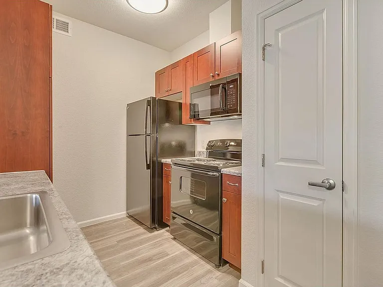 1230 Pierce St — Photo 16
