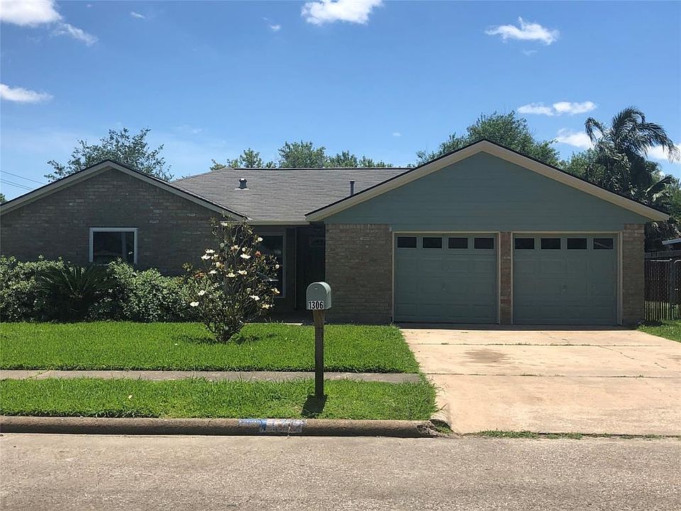 1st image of 1306 Brookhollow Dr