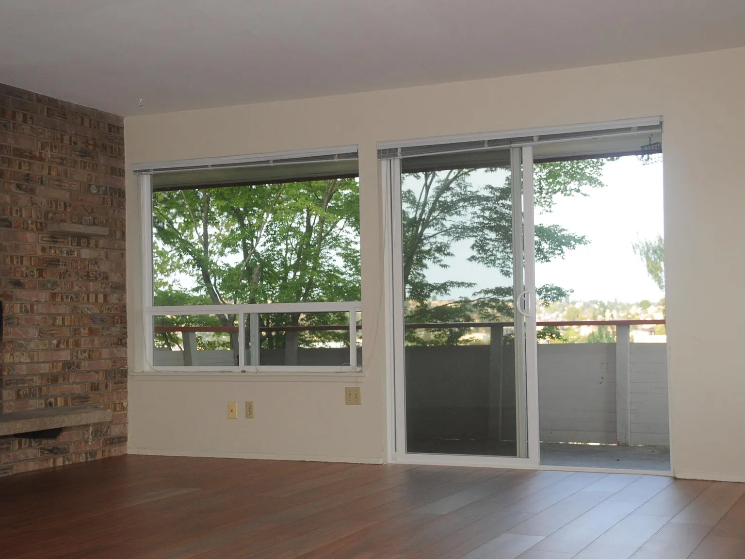 2 bed, 1000 sqft, $2,695 — Photo 2
