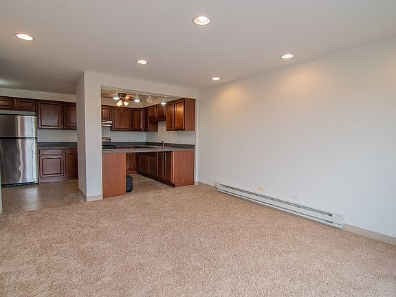 5th image of 2333 N Neva Ave APT 203C
