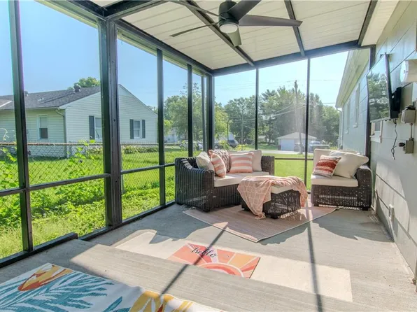 518 SE 5th St, Lees Summit, MO 64063