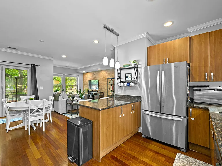 1949 W Leland Ave #1 — Photo 4