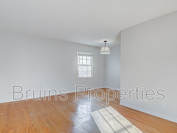 5th image of 805 Trenton St #A