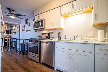 10220 Ridgeland Ave — Photo 1