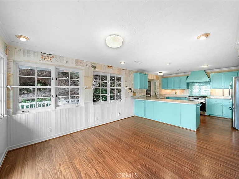 905 Emerald Bay — Photo 17