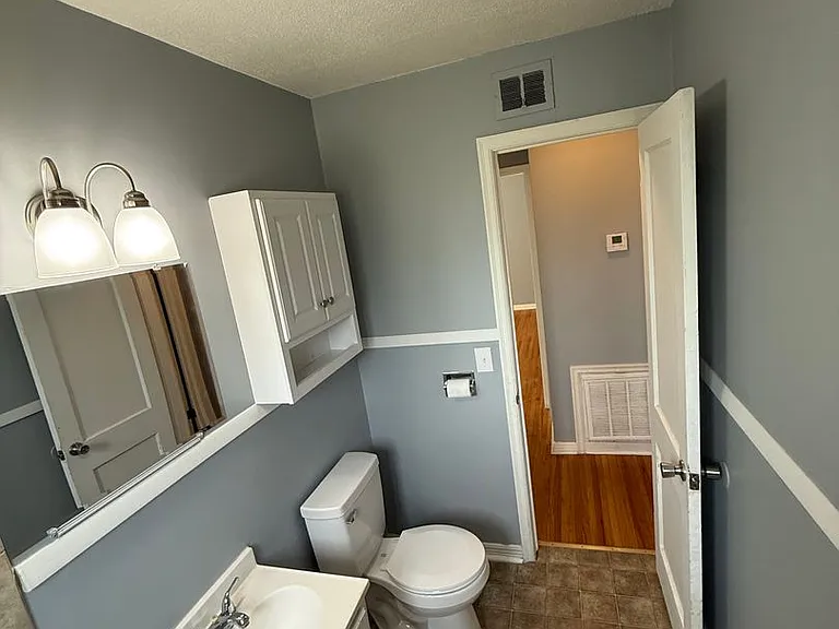 638 S Woodlawn Blvd — Photo 10