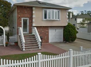 598 Meadowbrook Rd, Merrick, NY 11566