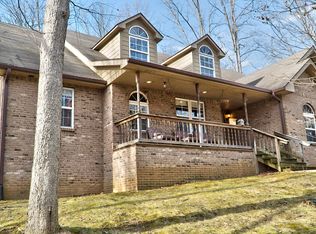320 Sherwood Dr, Mooresville, IN 46158