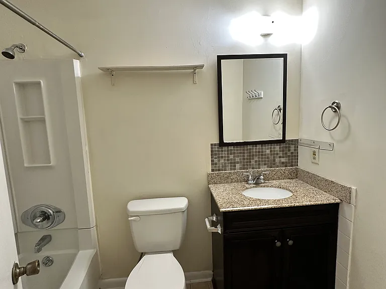 1009 Carlton Ave #C — Photo 11