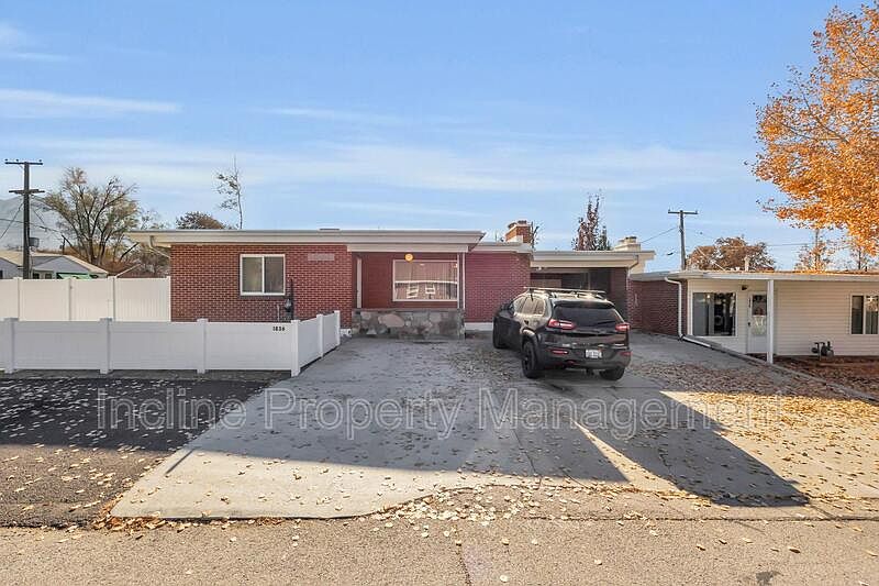 1st image of 1836 E Gregson Ave