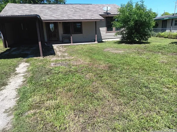 109 st marys, Runge, TX 78151