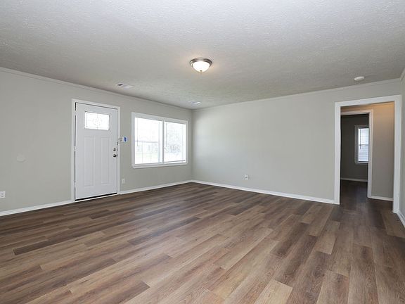 4th image of 9026 Lake Forest Blvd