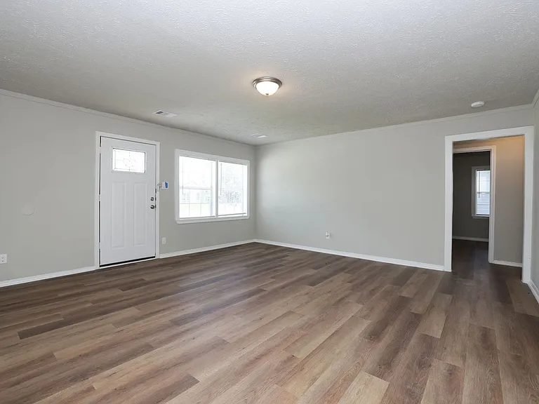 9026 Lake Forest Blvd — Photo 4