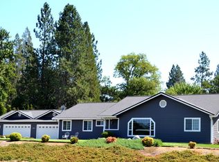 2040 Dawn Dr, Grants Pass, OR 97527