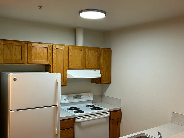 Main Place II — Photo 14