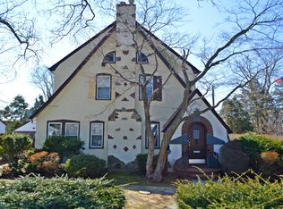 34 Nirvana Ave, Great Neck, NY 11023