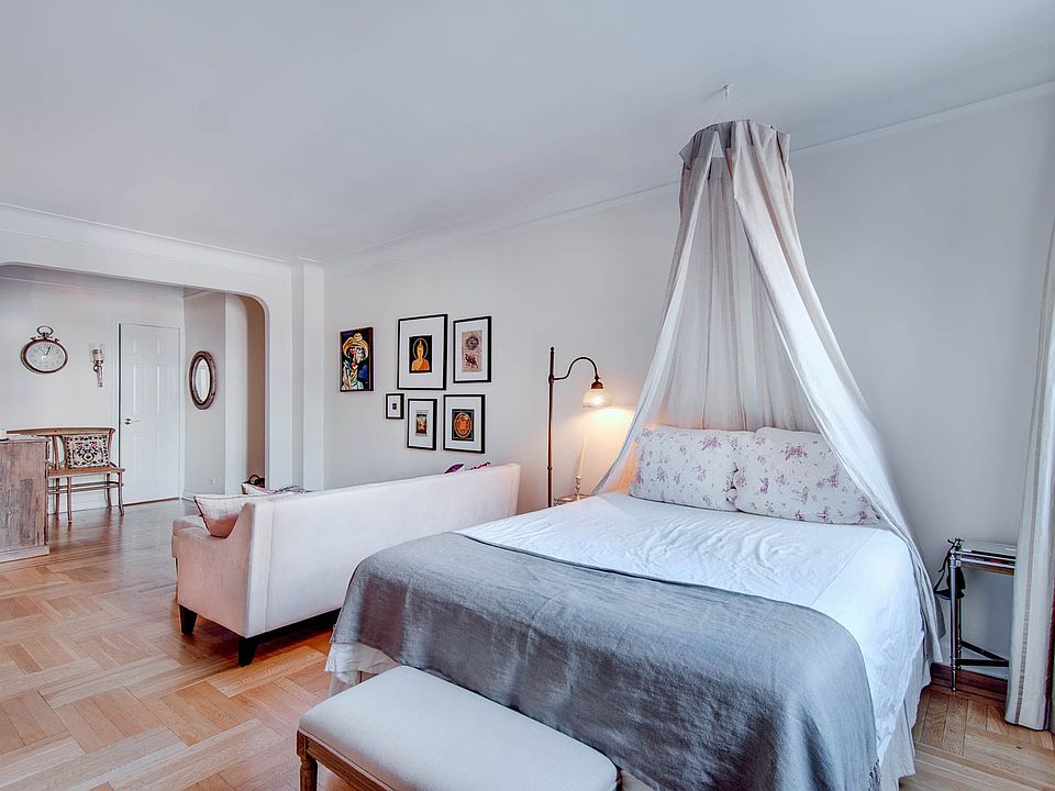1st image of 1 Jane St APT 3A