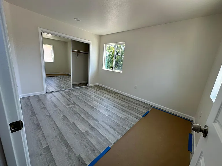 4491 Menlo Ave — Photo 14