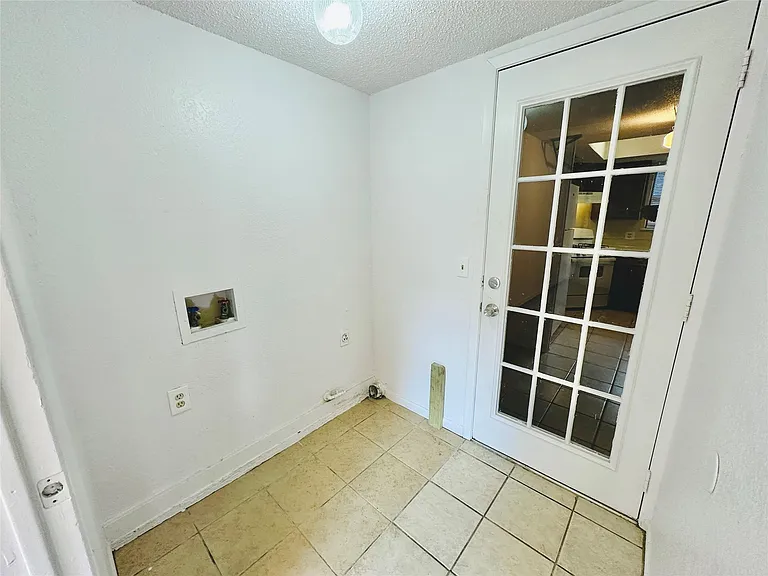 1002 Ridgemont St — Photo 16