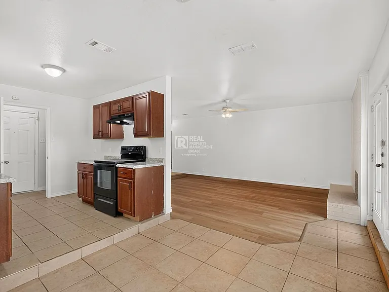 5620 Norris St — Photo 11