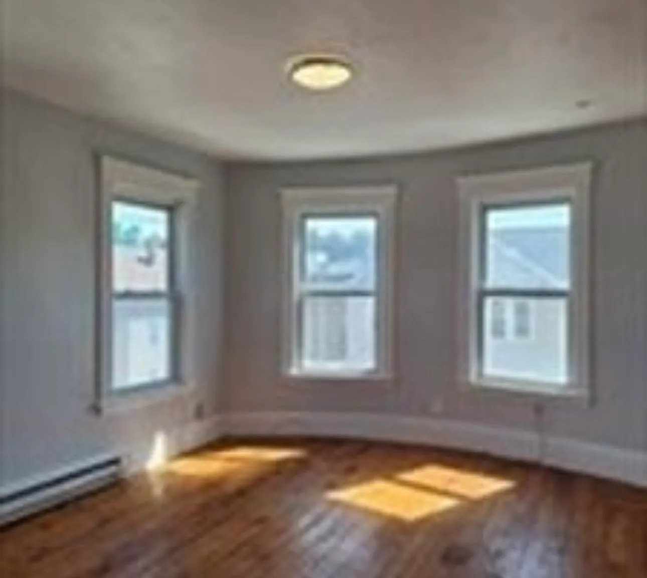 3 bed, 1200 sqft, $2,200 — Photo 2