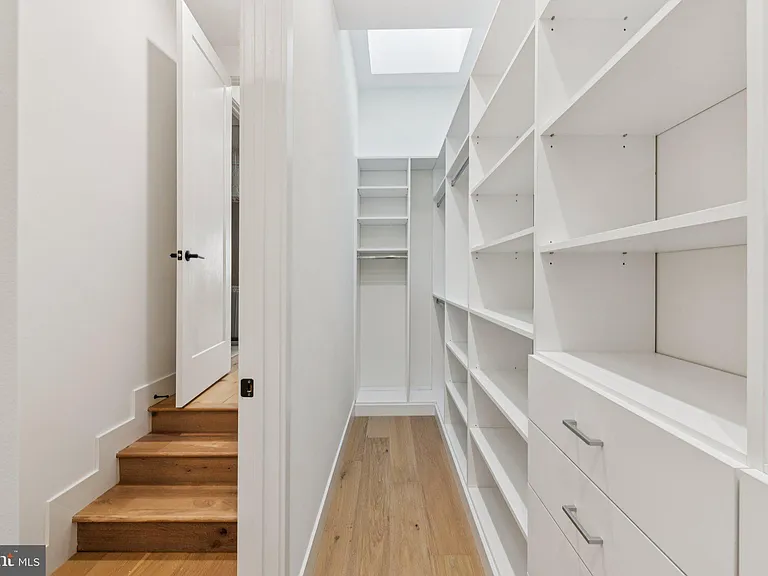 2507 I St NW — Photo 16