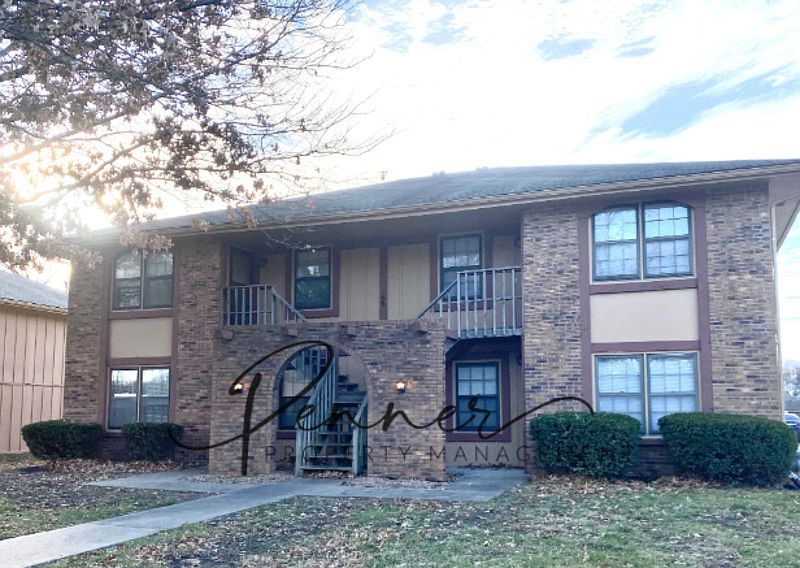 1st image of 105 SW 20th St APT D