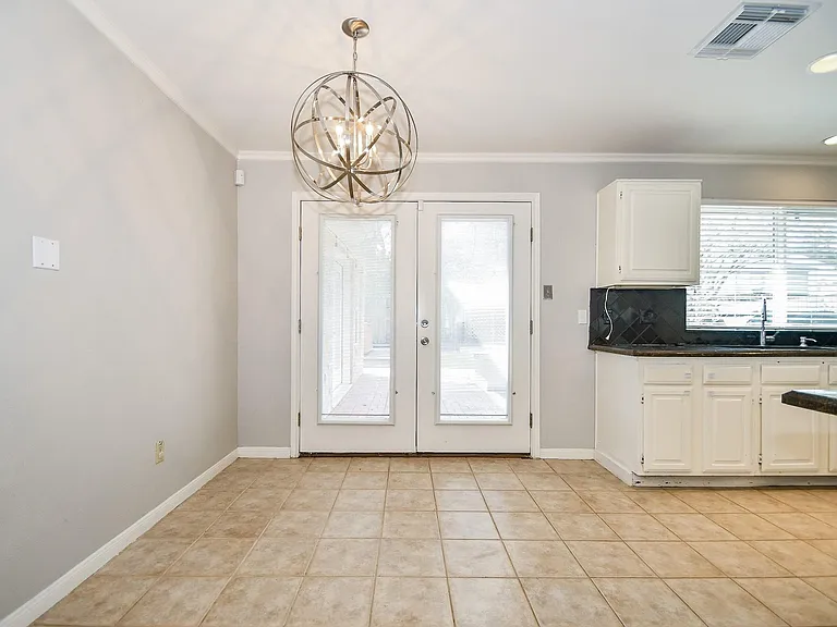 3402 Hidden Creek Dr — Photo 6