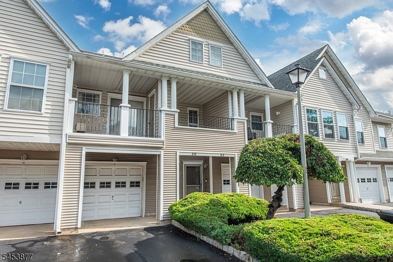 1st image of 20 Collura Ln
